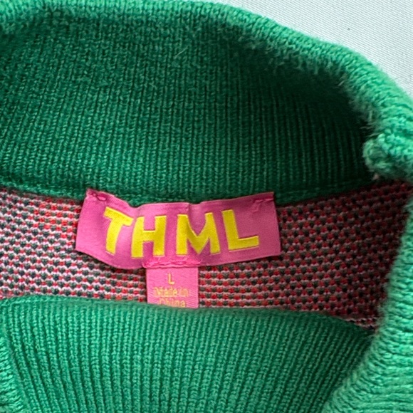 Cropped Colorful Patterned Sweater - Picture 2 of 4